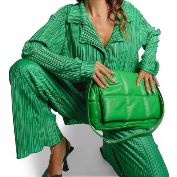 Kelly Green Plissé 2-Piece Outfit | Sz L 💚 - Picture 2 of 10